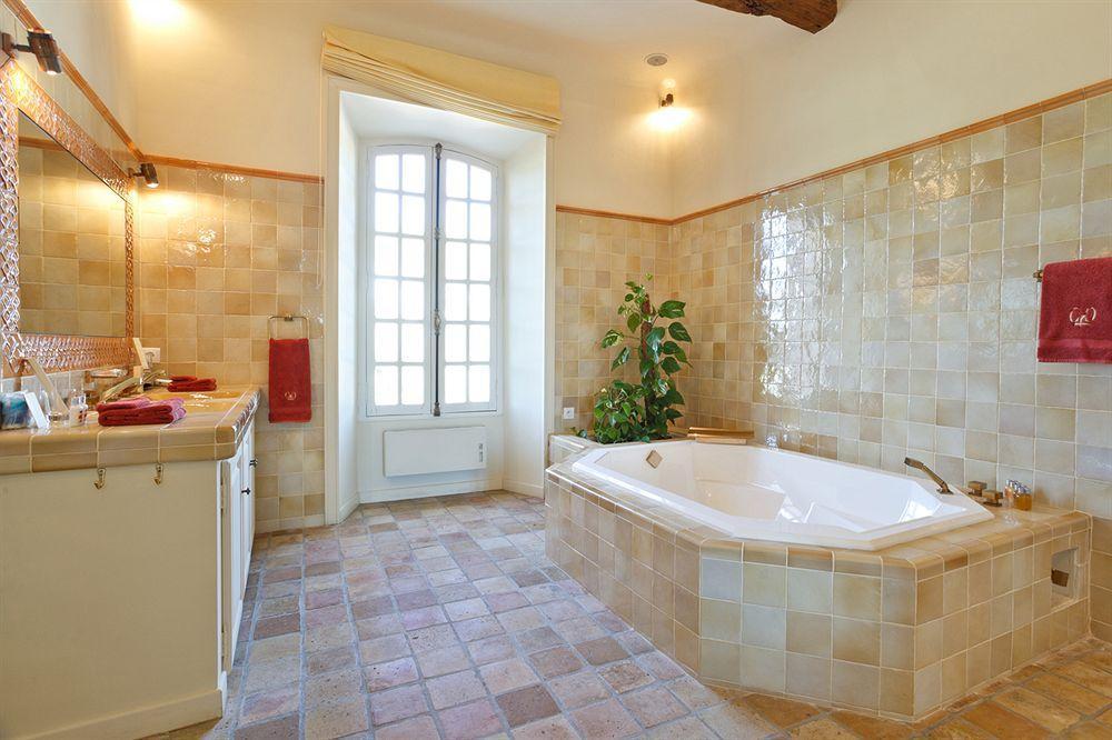 Chateau Les Crostes Hotel Lorgues Exterior foto